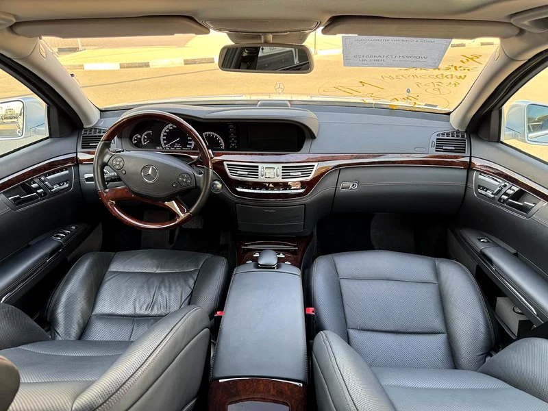 2012 Mercedes-Benz S-Class S 550 8 Cylinders Engine Silver Black Sedan RWD