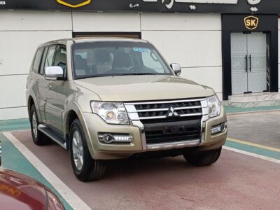 2018 Mitsubishi Pajero 3.5 Liter V6 PETROL AT Gold Beige SUV 4WD GCC Specs
