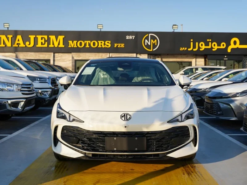 2025 MG MG 7 4 Cylinders Petrol Engine White Green Sedan GCC Specs