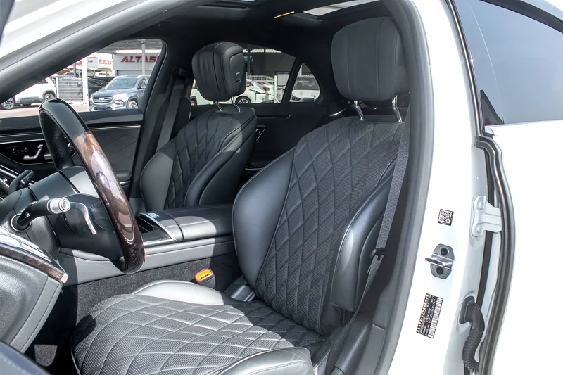 2022 Mercedes-Benz S-Class S 580 4Matic 8 Cylinders Engine White Black Sedan