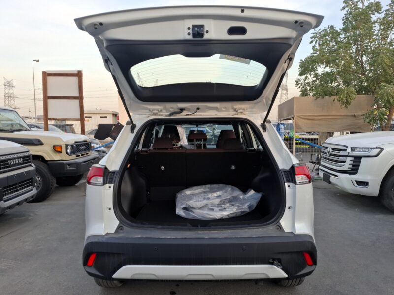 2025 Toyota Corolla Cross 1.8L 4 Cylinder Engine White Petrol GCC Specs