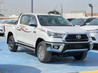 2026 Toyota Hilux 2.4-litre 6 Cylinders Diesel Engine AT White Black Pick Up