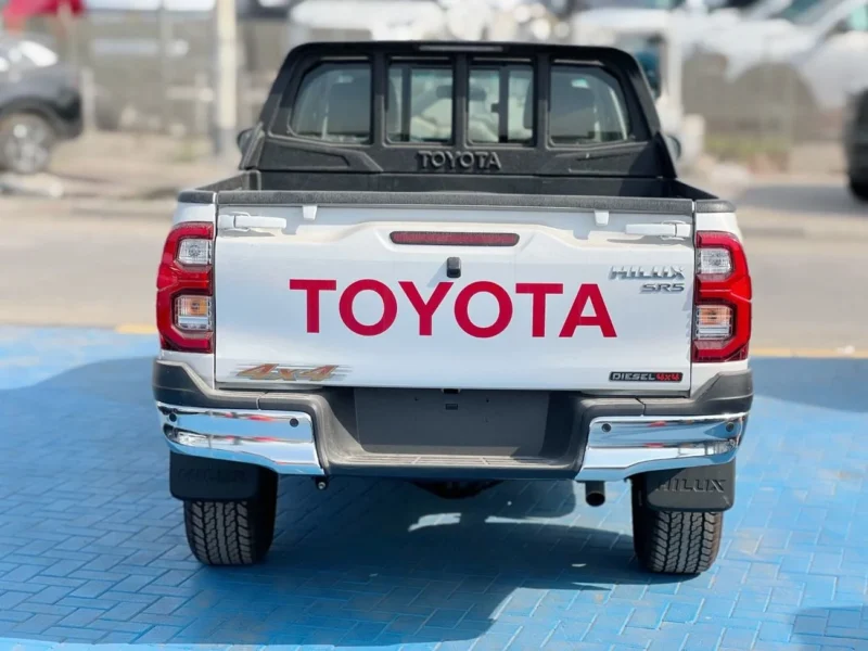 2026 Toyota Hilux 2.4-litre 6 Cylinders Diesel Engine AT White Black Pick Up