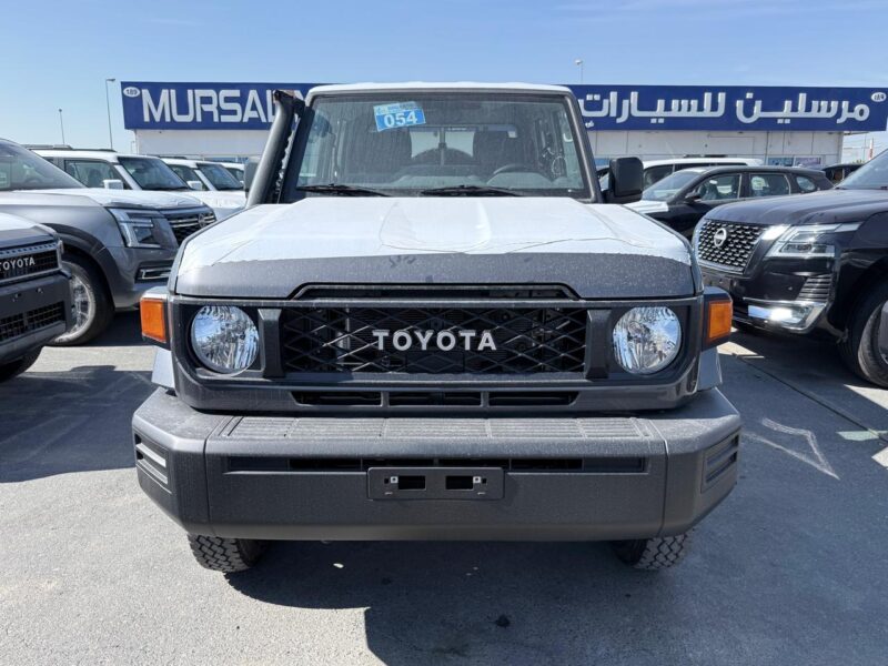 2025 Toyota LC Pickup 4.0L V6 Petrol Engine AT DC Grey Pick Up Truck GCC