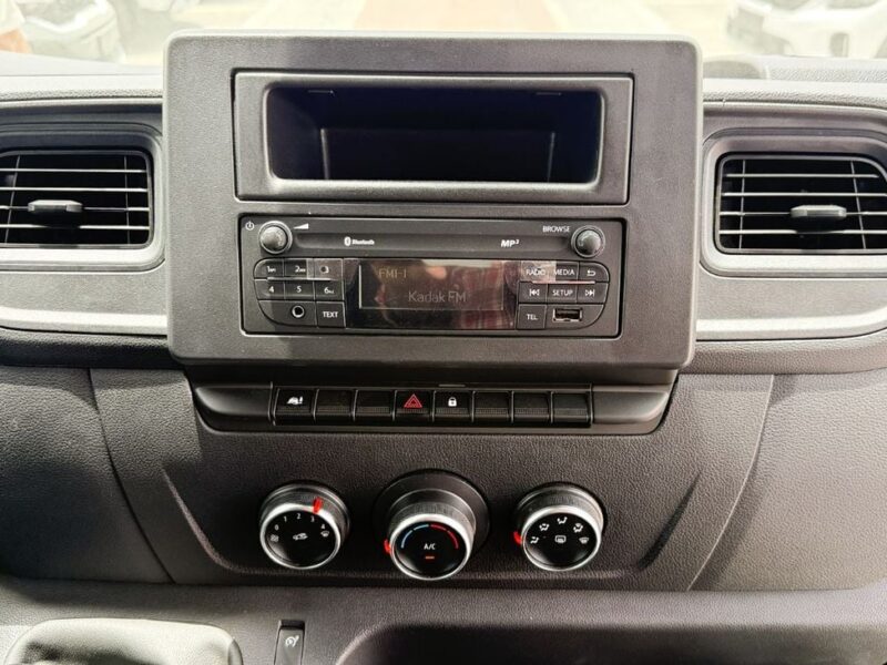 2025 Renault Master 2.3L 4 Cylinder Engine Panel Van Diesel MT White Black