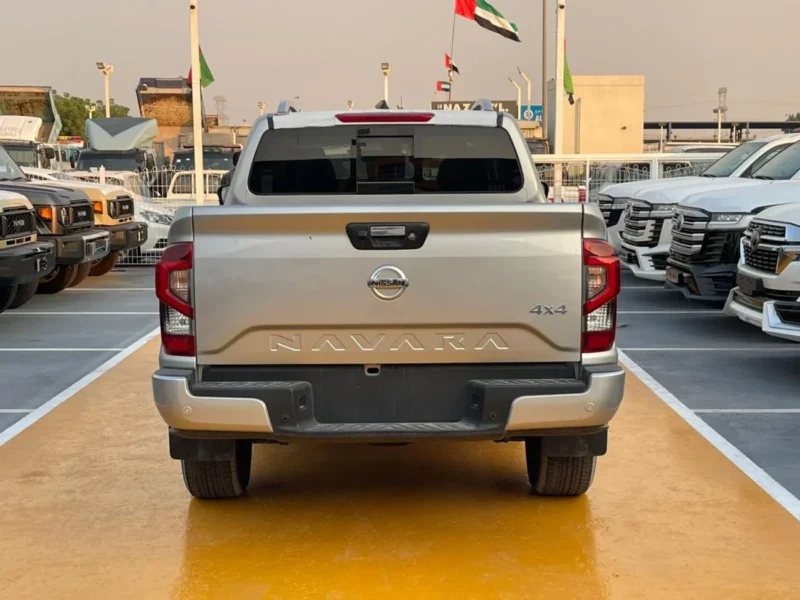 2024 Nissan Navara G Double Cab 2.5L 4 Cylinders Engine 4WD M/T Silver Black