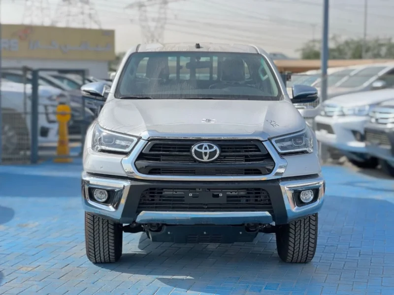 2026 Toyota Hilux 2.4-litre 6 Cylinders Diesel Engine AT White Black Pick Up