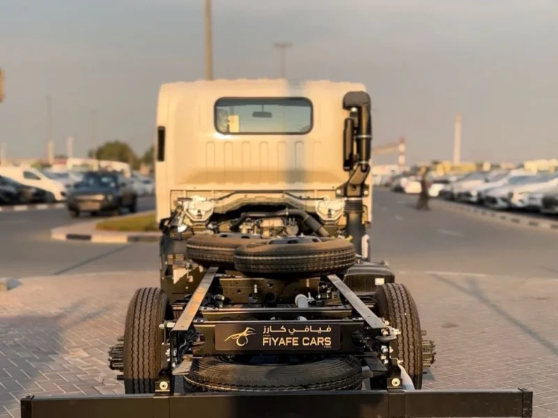 2025 ISUZU NPR REWARD 6 Cylinder Diesel Engine White Grey Truck