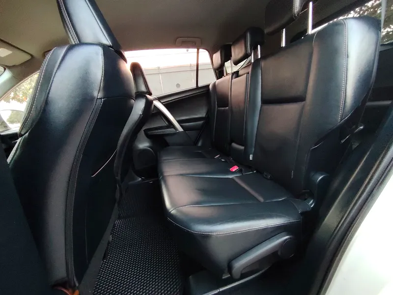 2015 Toyota Rav 4 Exclusive 4 Cylinders Petrol Engine White Black SUV