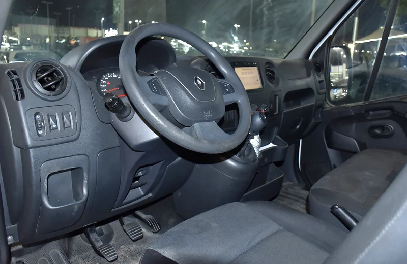 2020 Renault Master Other 4 Cylinder Engine White Black Van GCC Specs