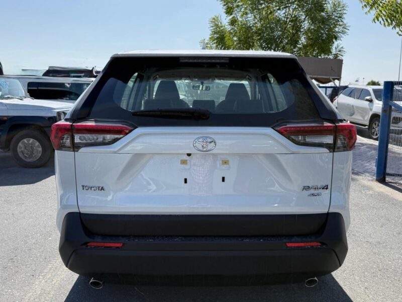 2025 Toyota RAV 4 LE 2.5L 4 Cylinder, Dual VVT-i White Beige Crossover GCC Specs