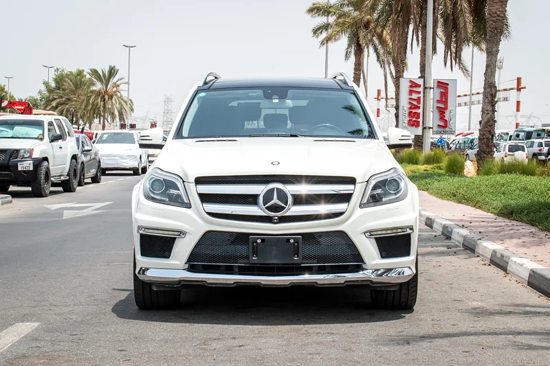 2014 Mercedes-Benz GL-Class GL 550 4Matic 8 Cylinders Engine White Black SUV