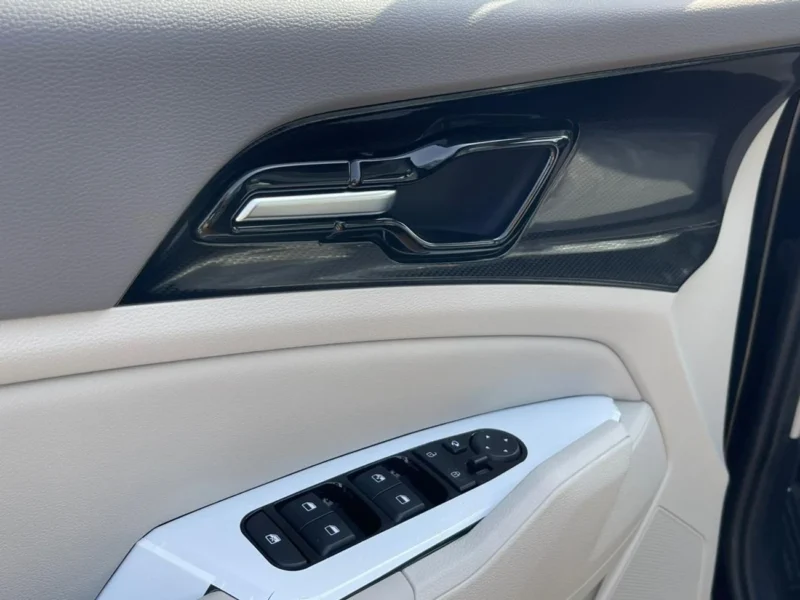 2025 Kia Sportage L TX 1.5 L 4 Cylinders Engine Black White Luxury SUV