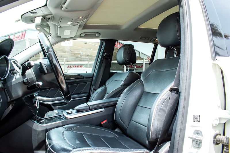 2014 Mercedes-Benz GL-Class GL 550 4Matic 8 Cylinders Engine White Black SUV