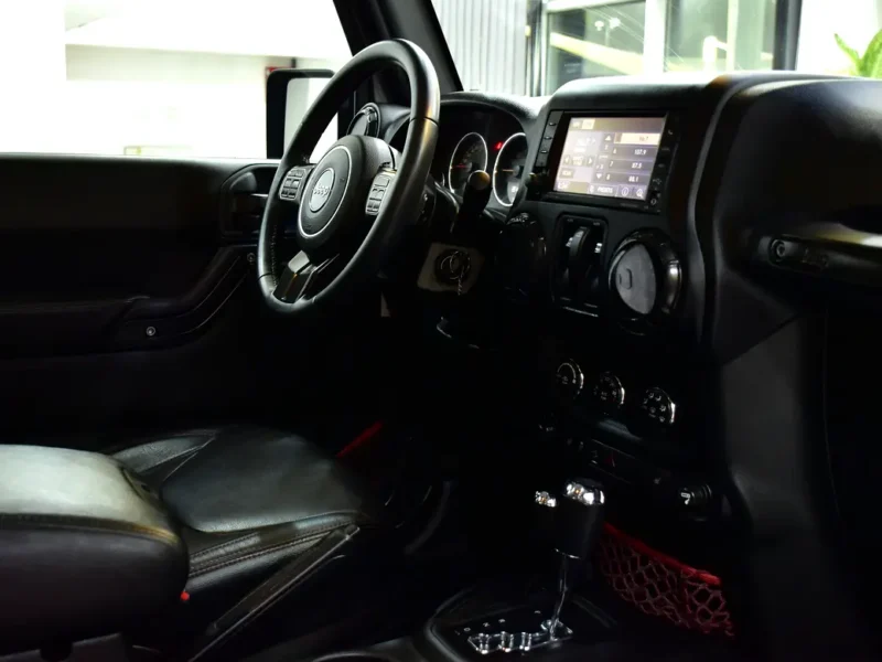 2017 Jeep Wrangler Rubicon RECON EDITION 6 Cylinders Engine Grey Black SUV