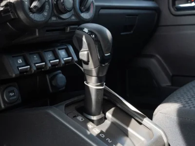 2025 Suzuki Jimny 1.5L GL AT 4-Cylinder Petrol 3Doors Green Black SUV