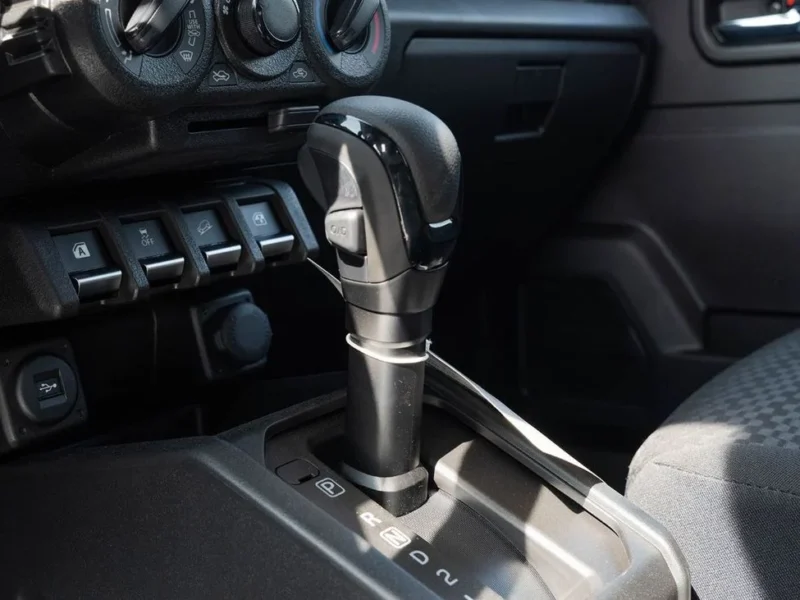 2025 Suzuki Jimny 1.5L GL AT 4-Cylinder Petrol 3Doors Green Black SUV