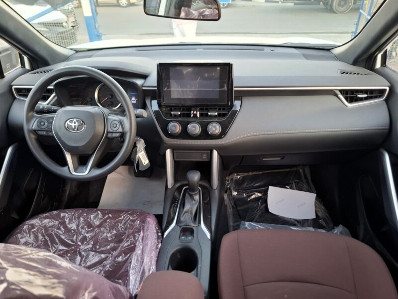 2025 Toyota Corolla Cross 1.8L 4 Cylinder Engine White Petrol GCC Specs