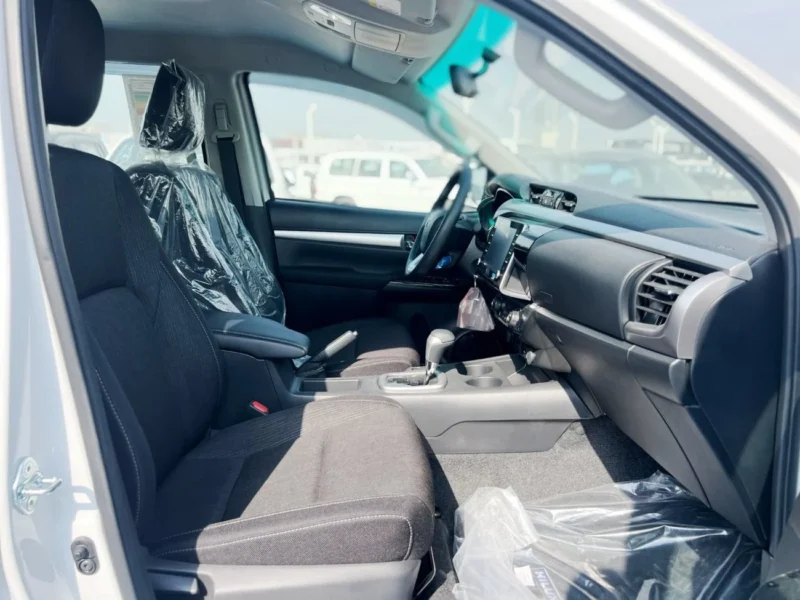 2026 Toyota Hilux 2.4-litre 6 Cylinders Diesel Engine AT White Black Pick Up