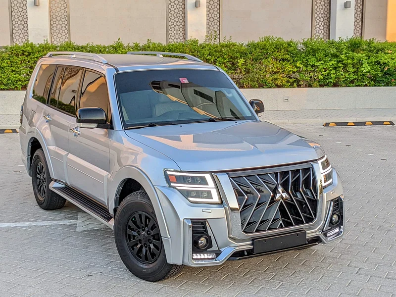 2013 Mitsubishi Pajero GLS MID 6 Cylinders Engine Silver Beige SUV GCC