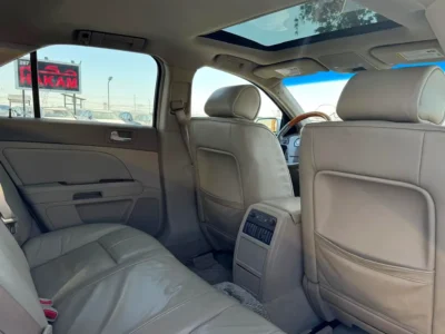 2006 Cadillac STS/Seville STS 6 Cylinders Petrol Engine White Beige Sedan