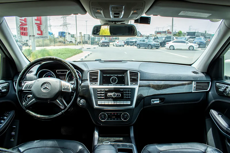 2014 Mercedes-Benz GL-Class GL 550 4Matic 8 Cylinders Engine White Black SUV