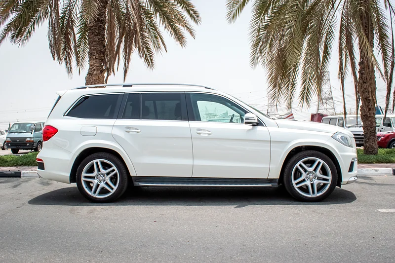 2014 Mercedes-Benz GL-Class GL 550 4Matic 8 Cylinders Engine White Black SUV