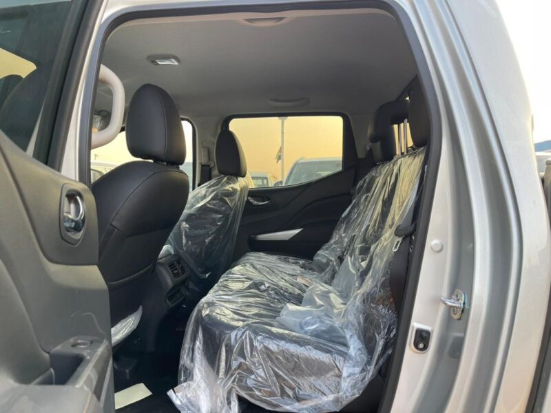 2024 Nissan Navara G Double Cab 2.5L 4 Cylinders Engine 4WD M/T Silver Black