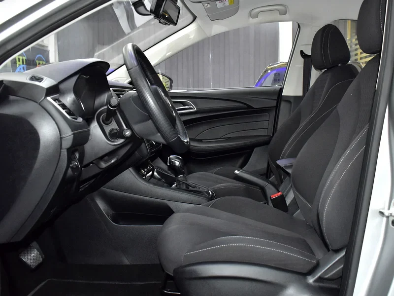 2024 MG MG5 Comfort 4 Cylinder Engine Silver Black Sedan GCC Specs