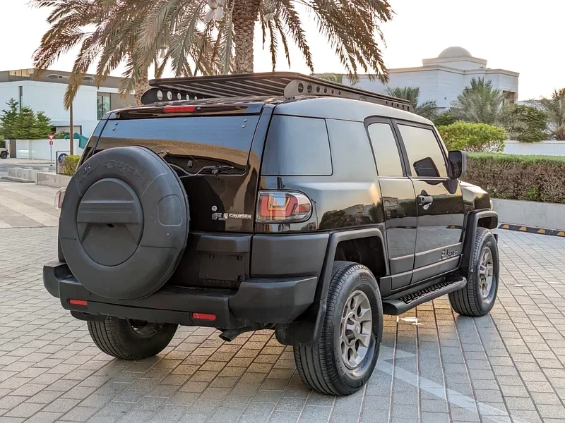 2011 Toyota FJ Cruiser TOP 6 Cylinders Petrol Engine Black SUV GCC Specs