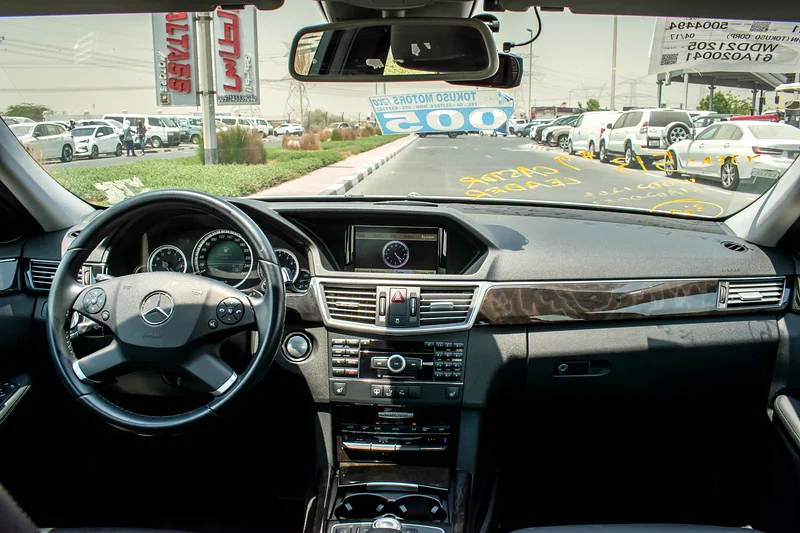 2009 Mercedes-Benz E-Class E 350 6 Cylinders Engine Silver Black Immaculate Condition