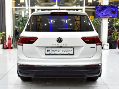 2024 Volkswagen Tiguan 4MOTION 4 Cylinders Engine White Black Crossover