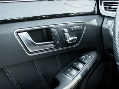 2013 Mercedes-Benz E-Class E400 6 Cylinders Engine Silver Black Immaculate Condition