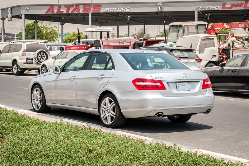 2009 Mercedes-Benz E-Class E 350 6 Cylinders Engine Silver Black Immaculate Condition