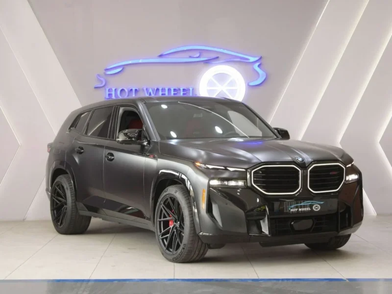 2024 BMW XM M-POWER HYBRID 4.4L twin-turbo V8 Engine Grey Black SUV