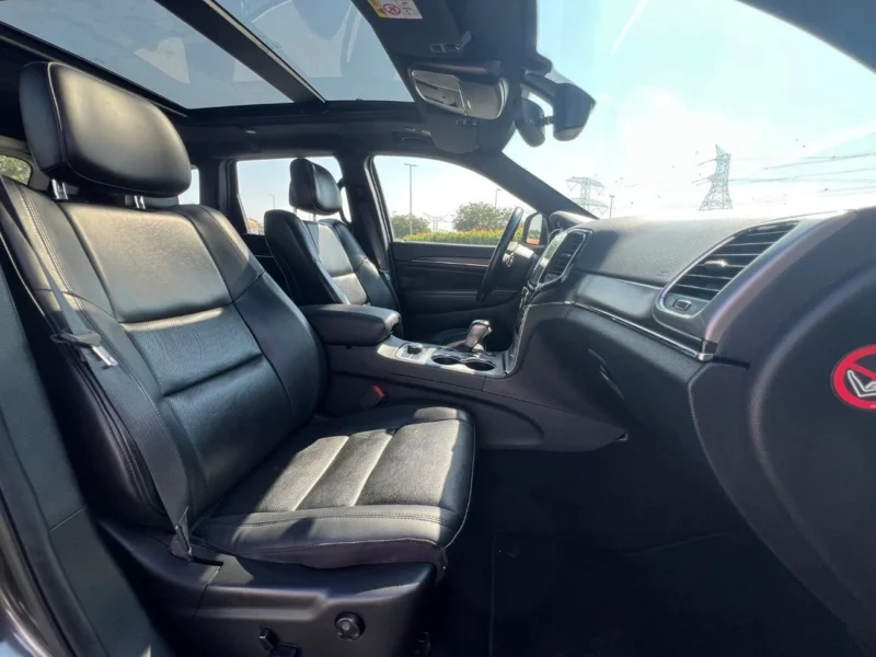 2020 Jeep Grand Cherokee Limited 3.6L Limited V6 Cylinder Engine Grey Black SUV