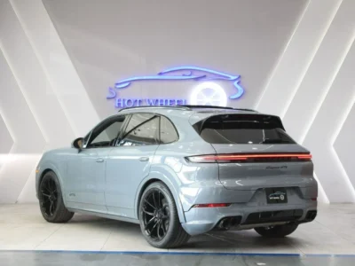 2025 Porsche Cayenne GTS 4.0L Twin-Turbo V8 Grey White SUV