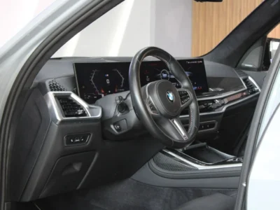 2024 BMW X7 xDriveM60i 4.4L twin-turbo V8 Engine Grey Black SUV