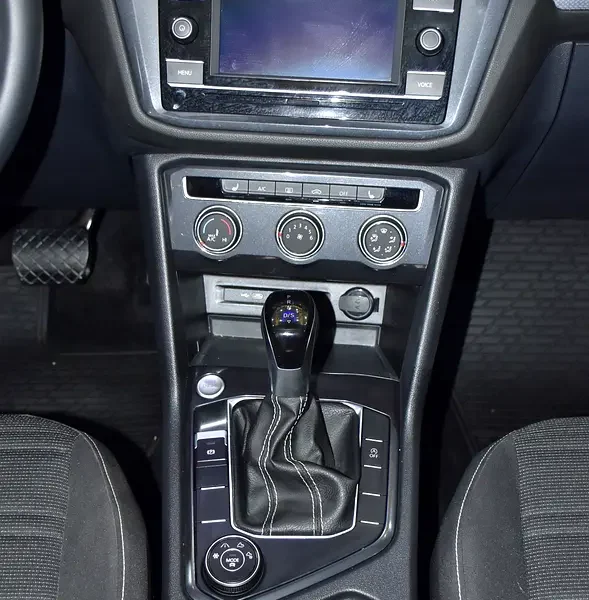 2024 Volkswagen Tiguan 4MOTION 4 Cylinders Engine White Black Crossover