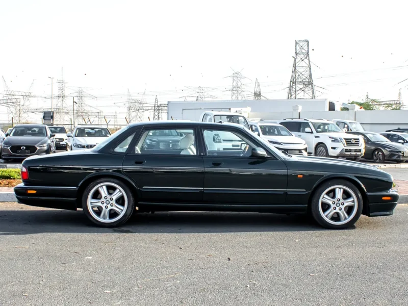 2001 Jaguar XJ R 8 Cylinders Engine Petrol Green Beige Sedan