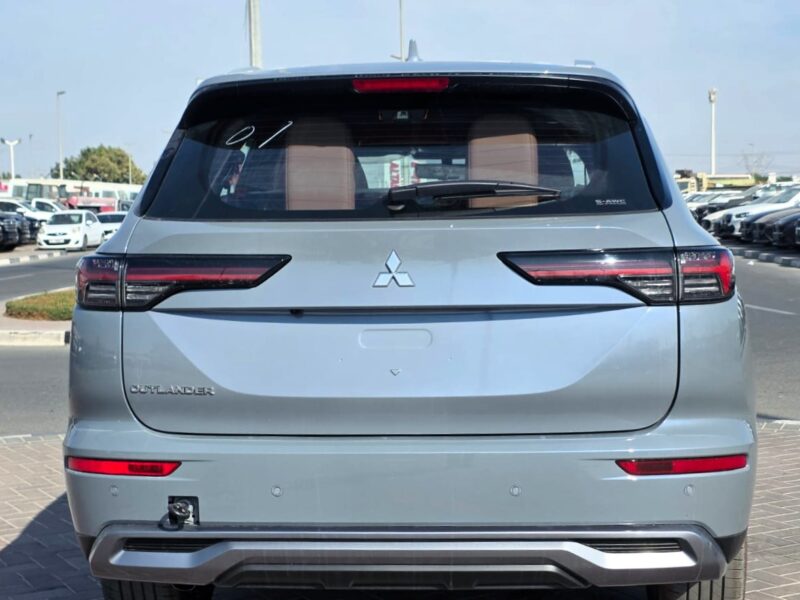2026 Mitsubishi Outlander P-Line 2.5L DOHC Direct Injection 4-Cylinder Grey Brown Petrol