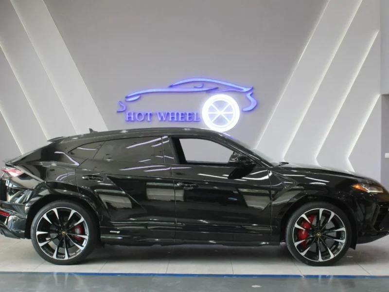 2024 Lamborghini Urus S 4.0T Twin-Turbocharged V8 Black SUV AWD