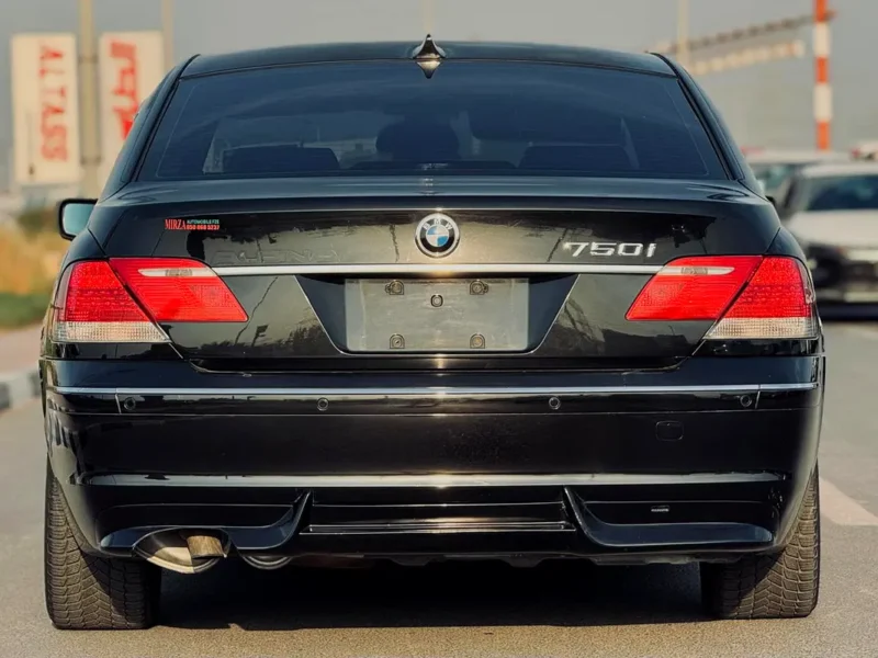 2007 BMW 7-Series 750i 8 Cylinders Engine Black Beige Sedan Neat and Clean Car