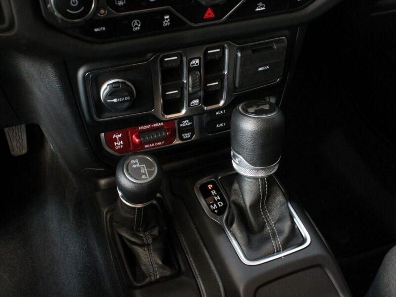 2024 Jeep Wrangler Rubicon 3.6 Liter 6 Cylinder Engine Grey Black SUV