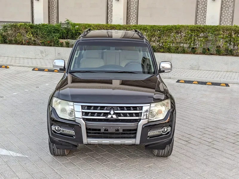 2016 MITSUBISHI PAJERO GLS MID OPTION 6 Cylinder Engine GCC Black Beige SUV