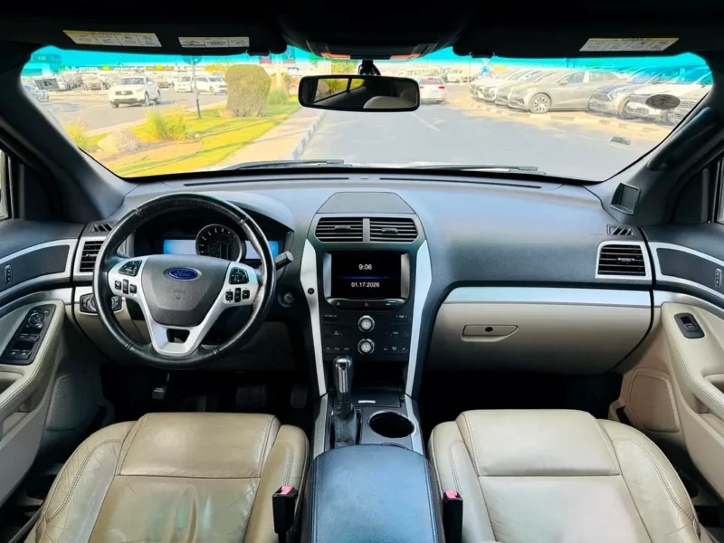 2014 Ford Explorer XLT 4 Cylinders Engine White Beige SUV MINT CONDITION