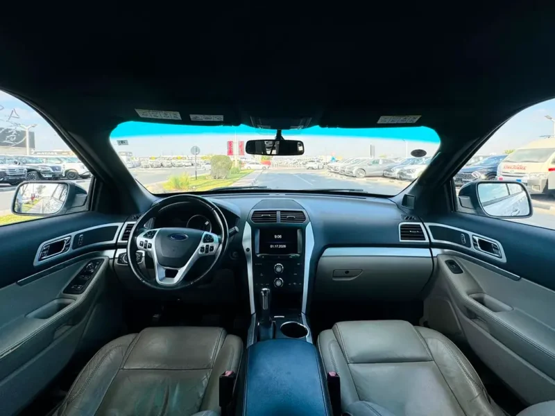 2014 Ford Explorer XLT 4 Cylinders Engine White Beige SUV MINT CONDITION