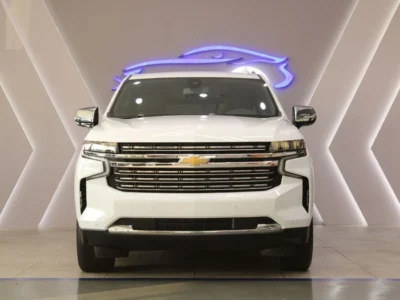 2022 Chevrolet Suburban Premier 5.3L Premier V8 Cylinder Engine White Black SUV