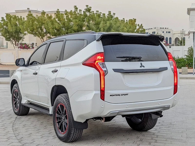 2019 Mitsubishi Montero Sport GLS 4WD Premium 6 Cylinders Engine White Beige SUV