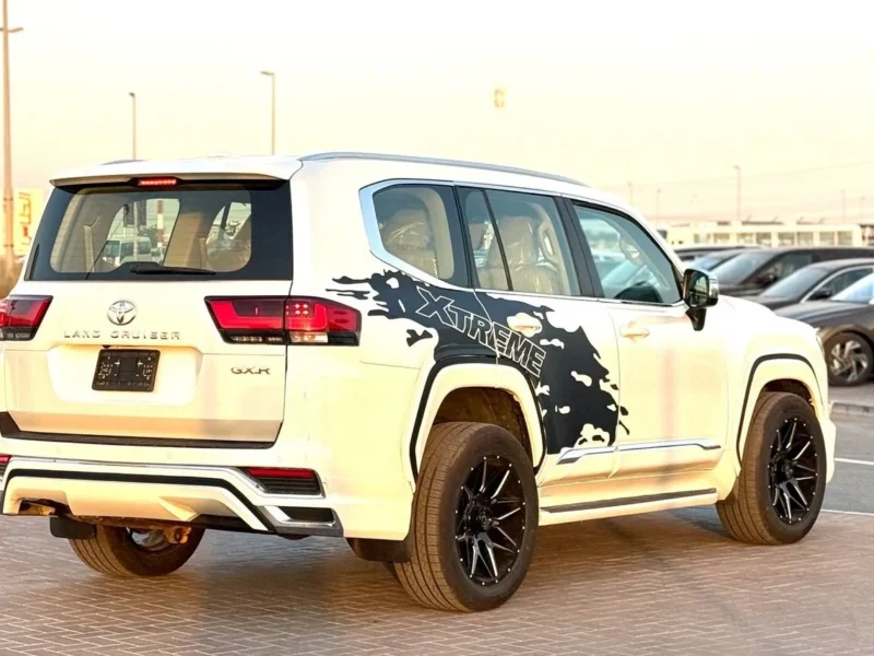 2022 Toyota Land Cruiser GXR 4.0L 6 Cylinders Engine White Beige SUV GCC Specs